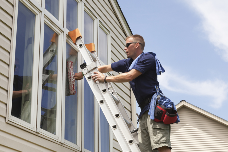 window washing altoona wi